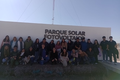 De las aulas al sol: Estudiantes de Contador Público en el Parque Solar PASIP